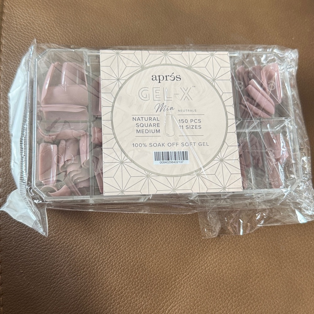 Brand New! Aprés Gel-X Nails Square Medium. Neutrals color Mia
